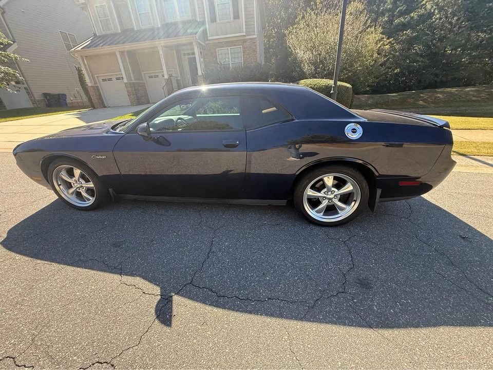 2012 Dodge Challenger 3rd Gen - Image 10 of 17