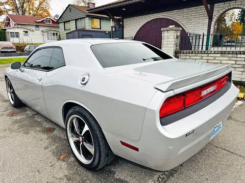 2012 Dodge Challenger R/T Coupe