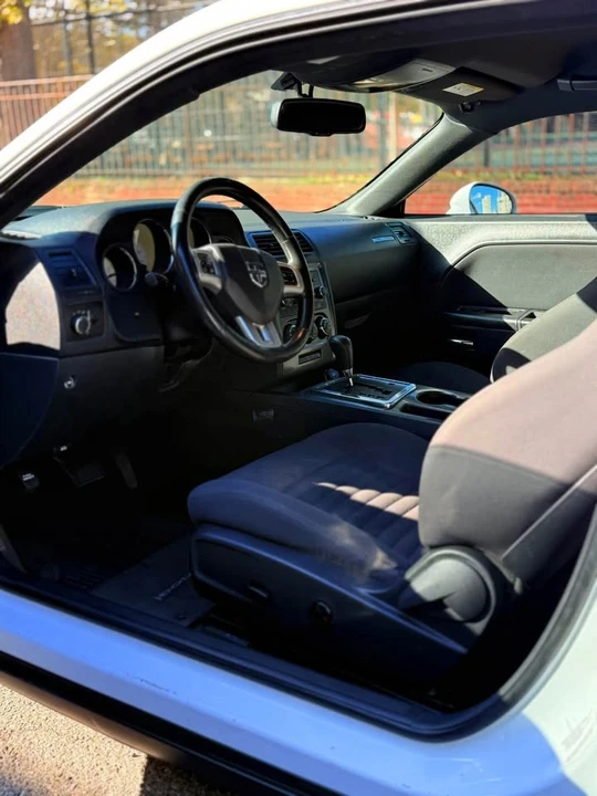 2012 Dodge Challenger 3rd Gen - Image 9 of 10
