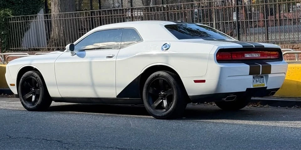 2012 Dodge Challenger 3rd Gen - Image 7 of 10