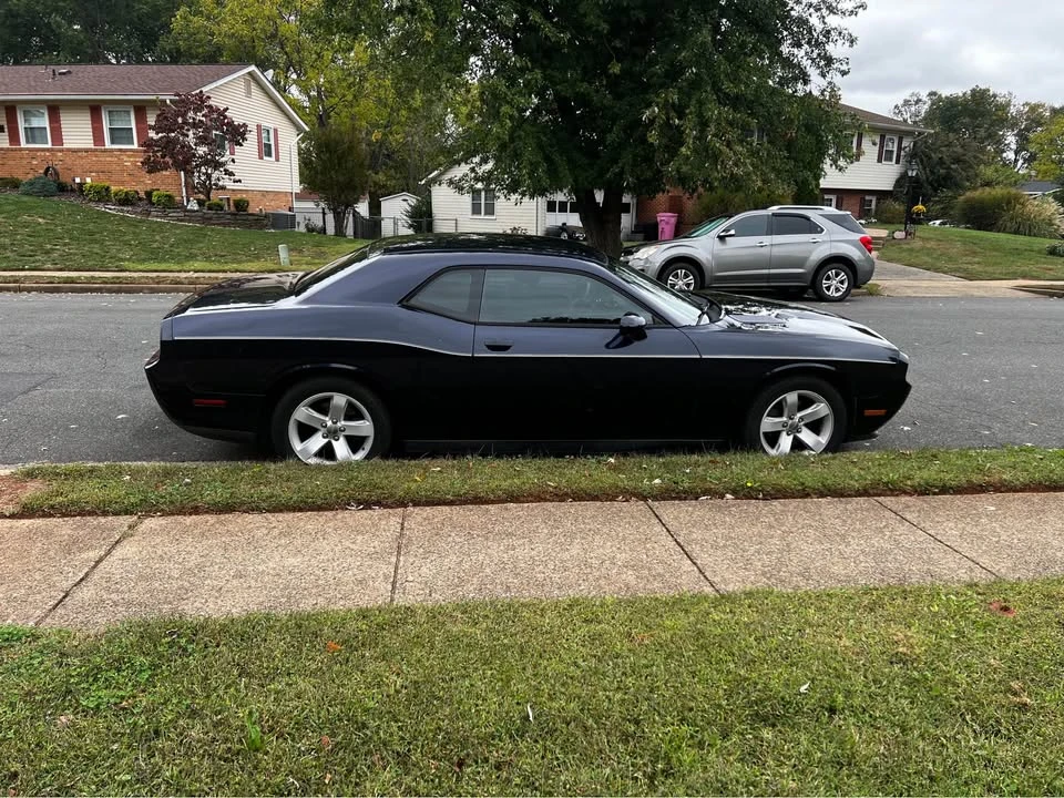 2012 Dodge Challenger 3rd Gen - Image 8 of 10