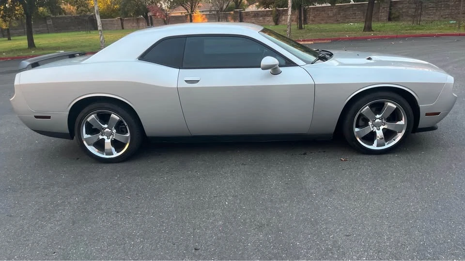 2012 Dodge Challenger 3rd Gen - Image 3 of 11