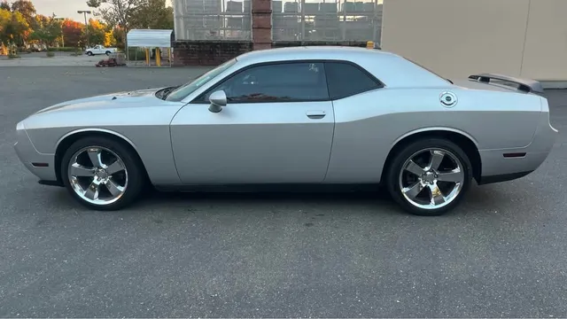 2012 Dodge Challenger SXT Coupe