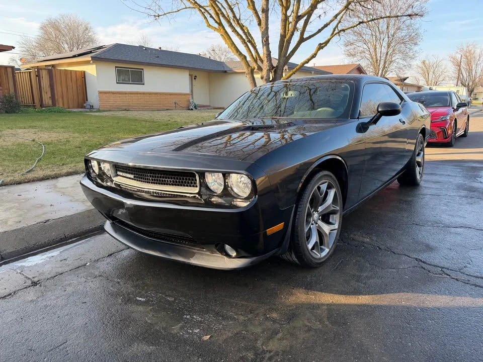 2012 Dodge Challenger 3rd Gen - Image 4 of 11