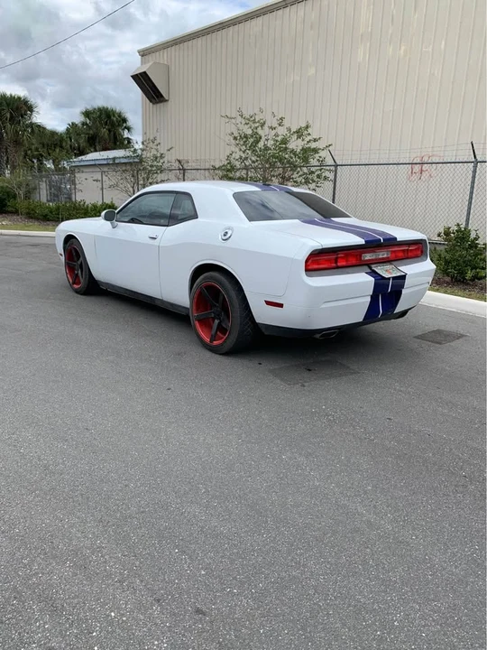 2012 Dodge Challenger 3rd Gen - Image 5 of 9