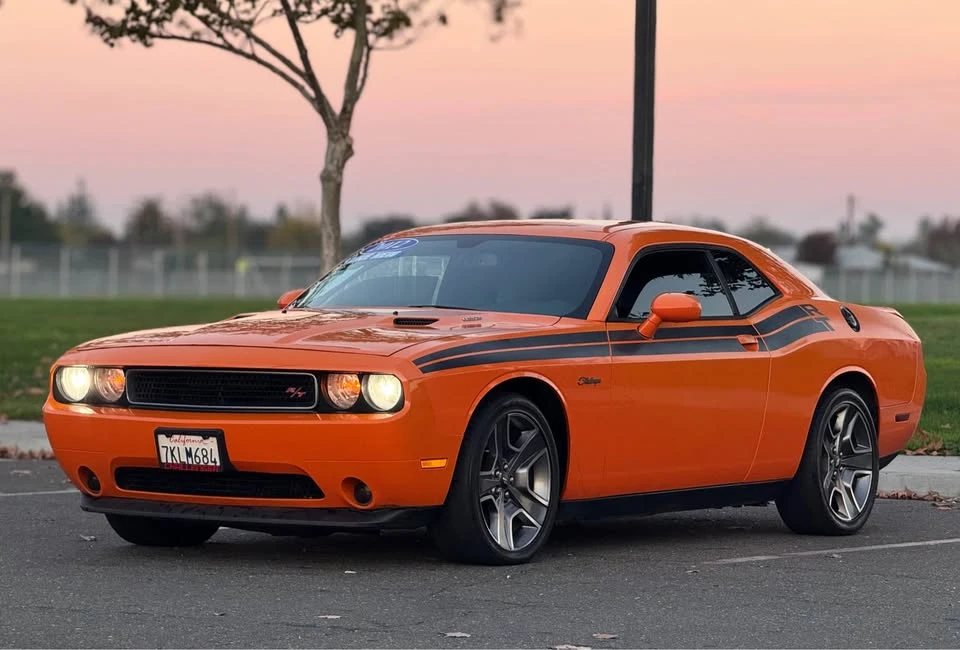 2012 Dodge Challenger 3rd Gen - Image 5 of 18