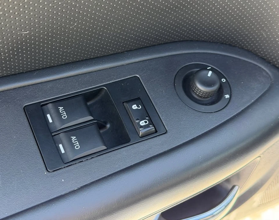 2012 Dodge Challenger 3rd Gen - Image 6 of 10