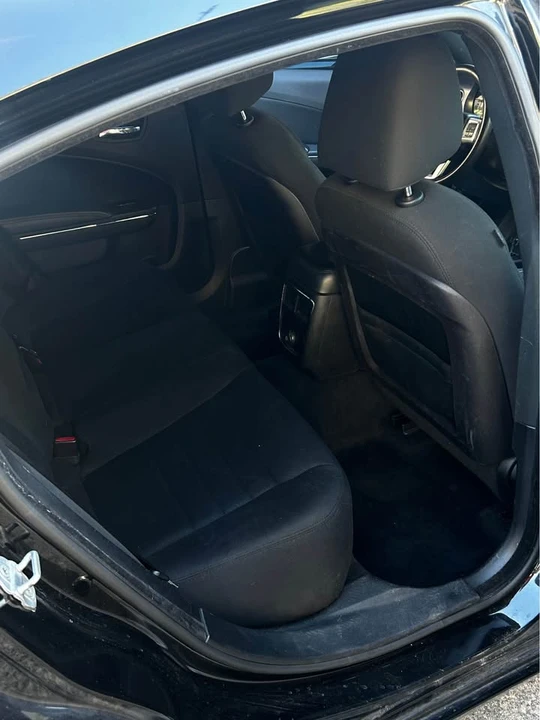 2012 Dodge Charger 7th Gen - Image 15 of 18