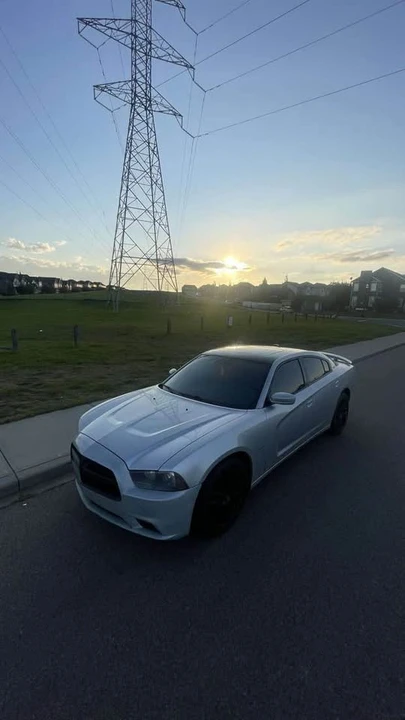 2012 Dodge Charger 7th Gen - Image 4 of 11