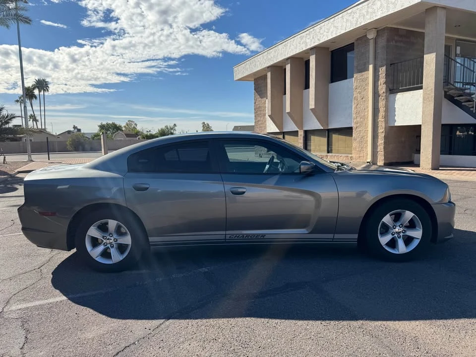 2012 Dodge Charger 7th Gen - Image 2 of 12