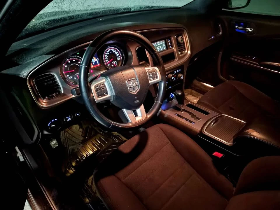 2012 Dodge Charger 7th Gen - Image 6 of 10