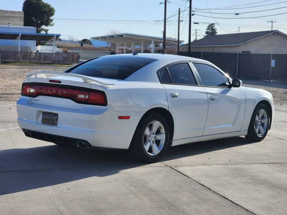 2012 Dodge Charger 7th Gen - Image 5 of 10