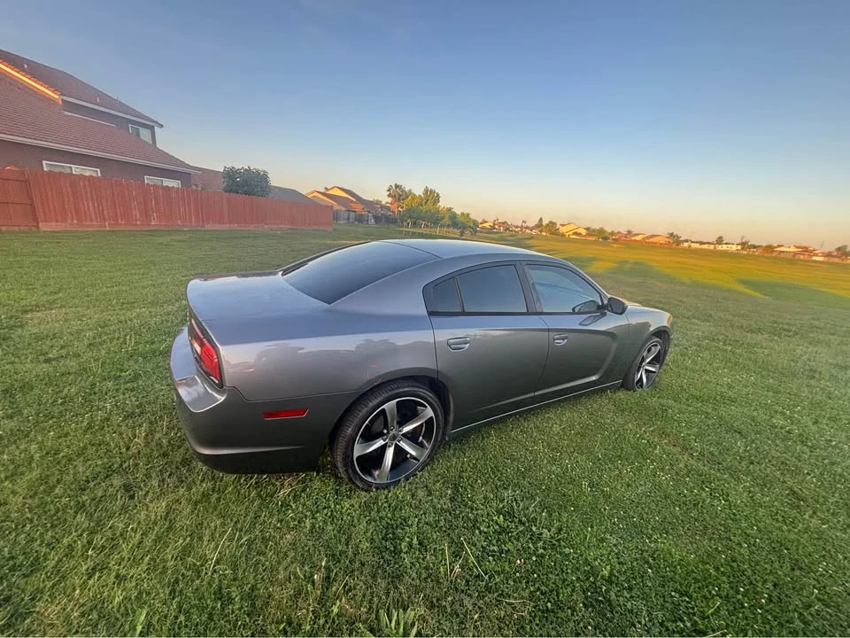 2012 Dodge Charger 7th Gen - Image 2 of 7