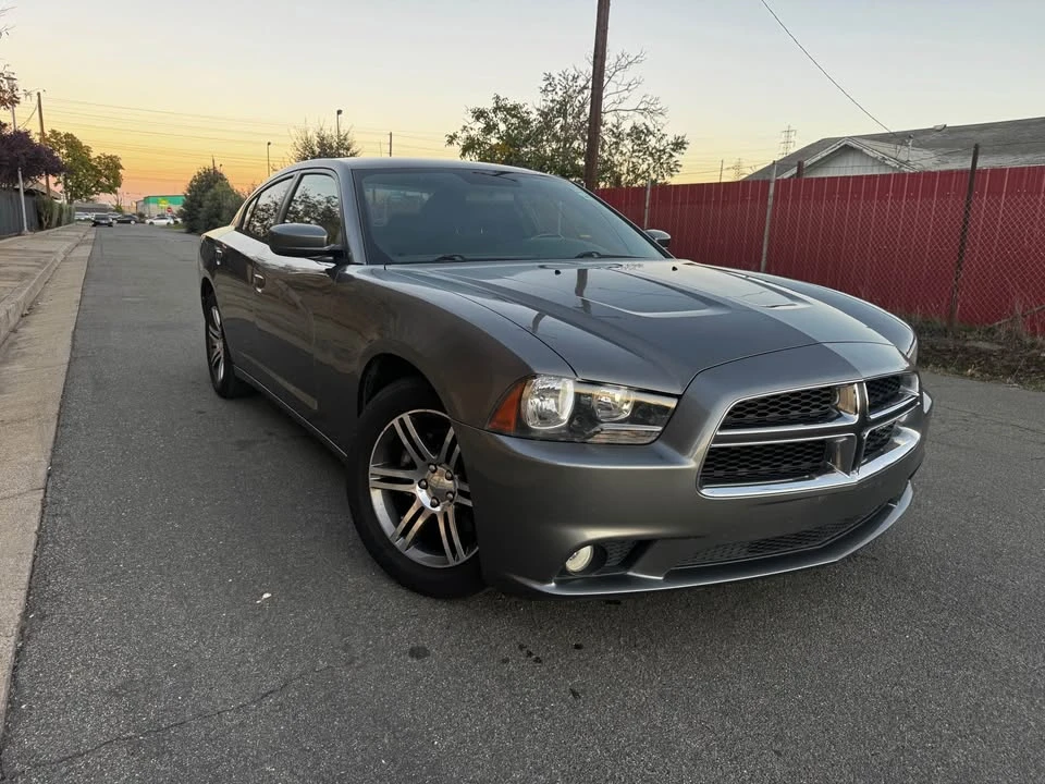 2012 Dodge Charger 7th Gen - Image 2 of 11