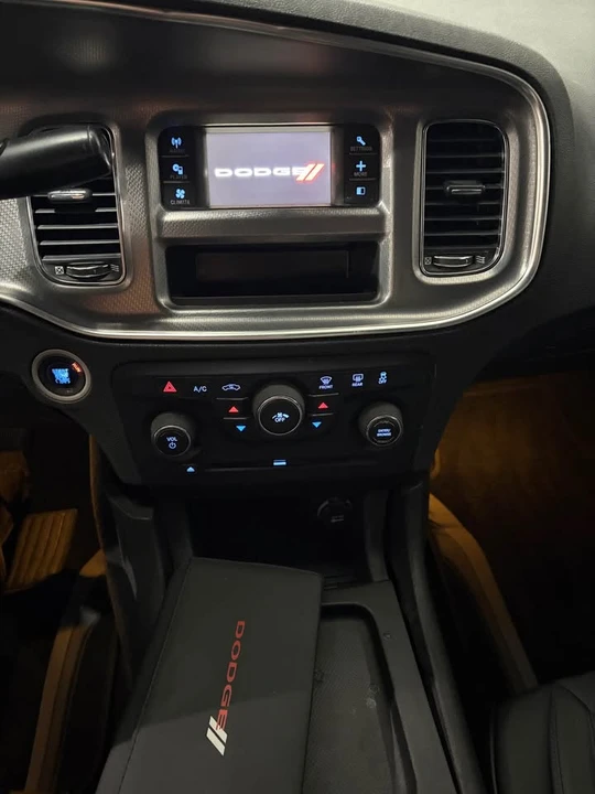 2012 Dodge Charger 7th Gen - Image 9 of 11
