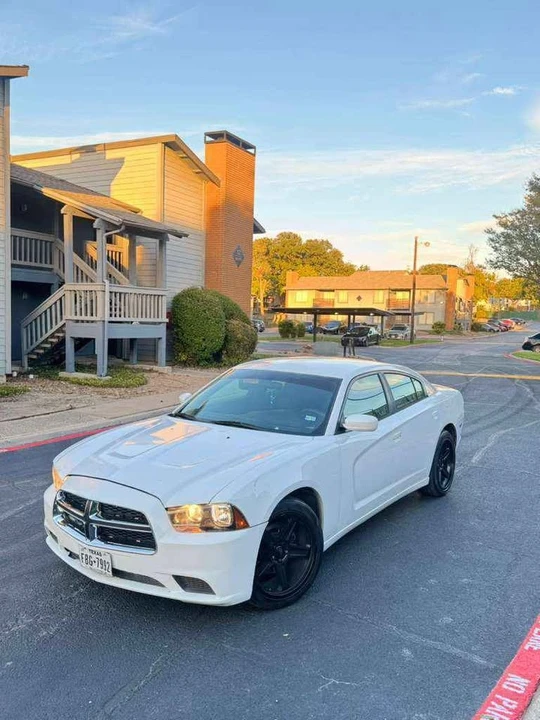 2012 Dodge Charger 7th Gen - Image 10 of 11