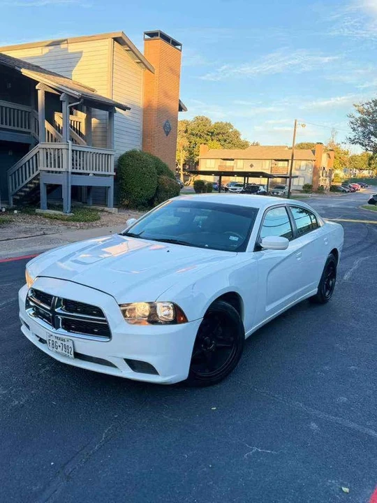 2012 Dodge Charger 7th Gen - Image 5 of 11