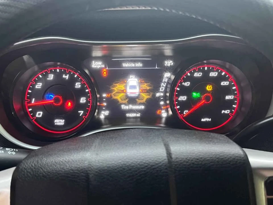 2012 Dodge Charger 7th Gen - Image 5 of 10