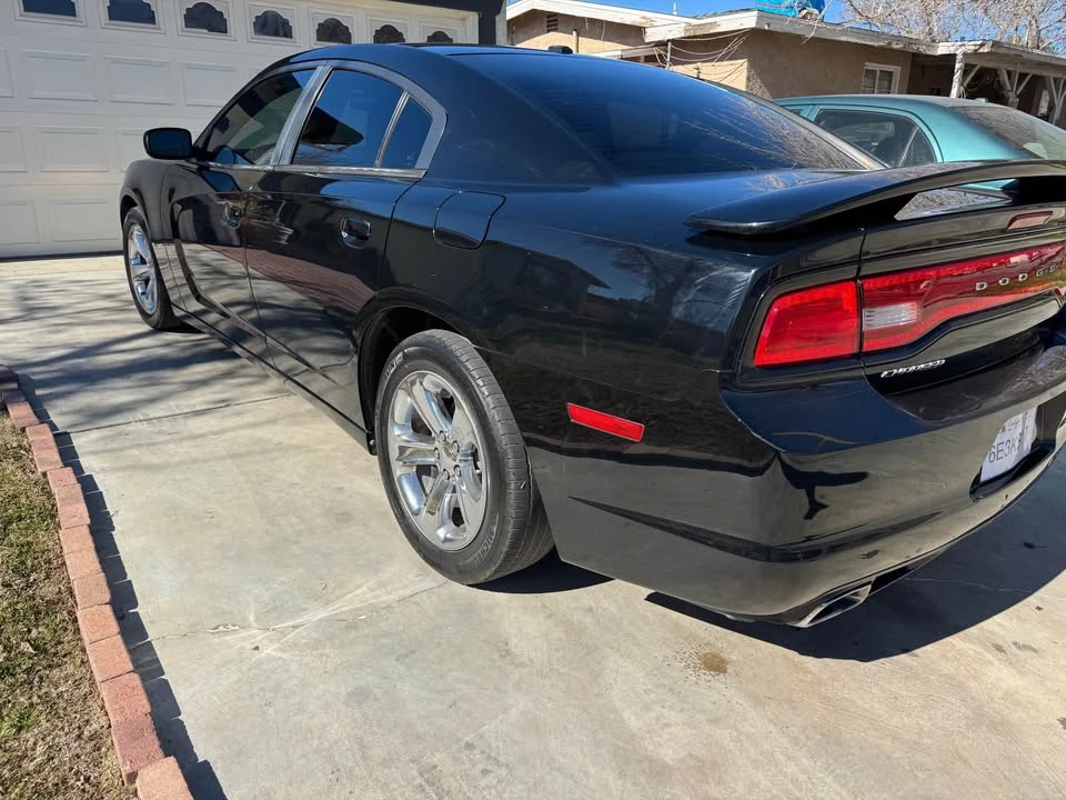 2012 Dodge Charger 7th Gen - Image 4 of 9