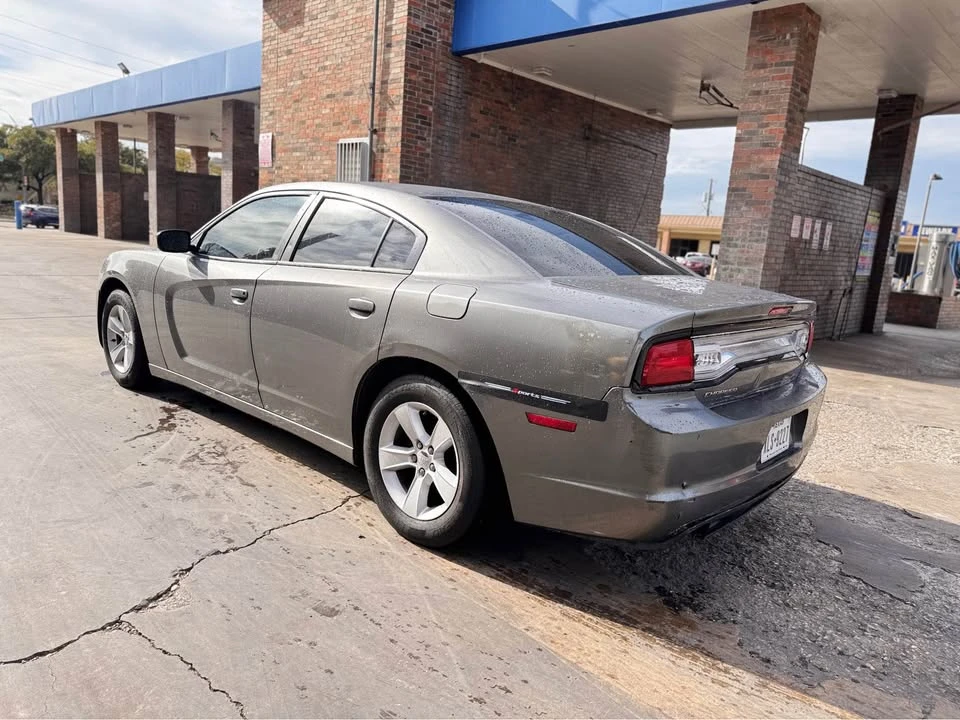 2012 Dodge Charger 7th Gen - Image 7 of 9