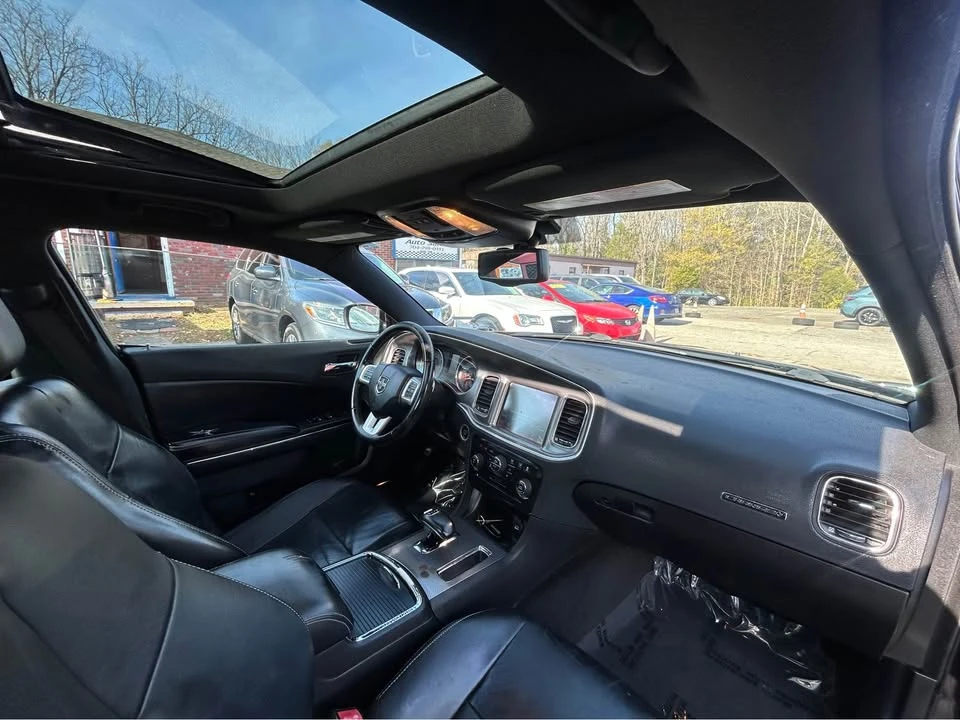 2012 Dodge Charger 6th Gen - Image 13 of 19