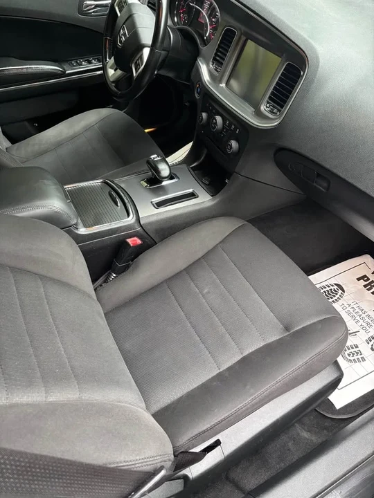 2012 Dodge Charger 6th Gen - Image 6 of 7