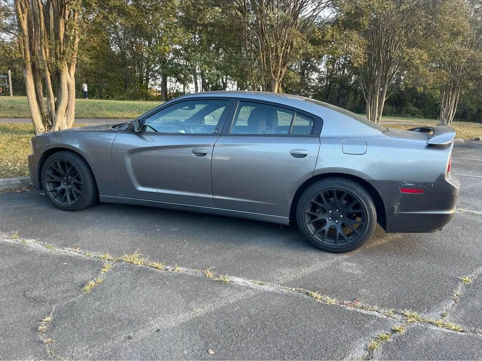 2012 Dodge Charger 7th Gen - Image 4 of 9