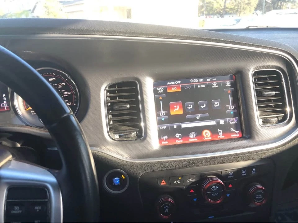 2012 Dodge Charger 6th Gen - Image 8 of 9