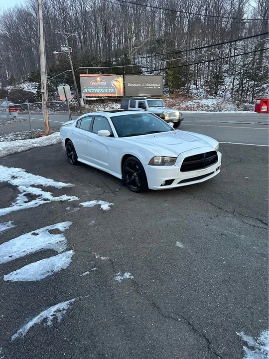 2012 Dodge Charger 7th Gen - Image 9 of 15