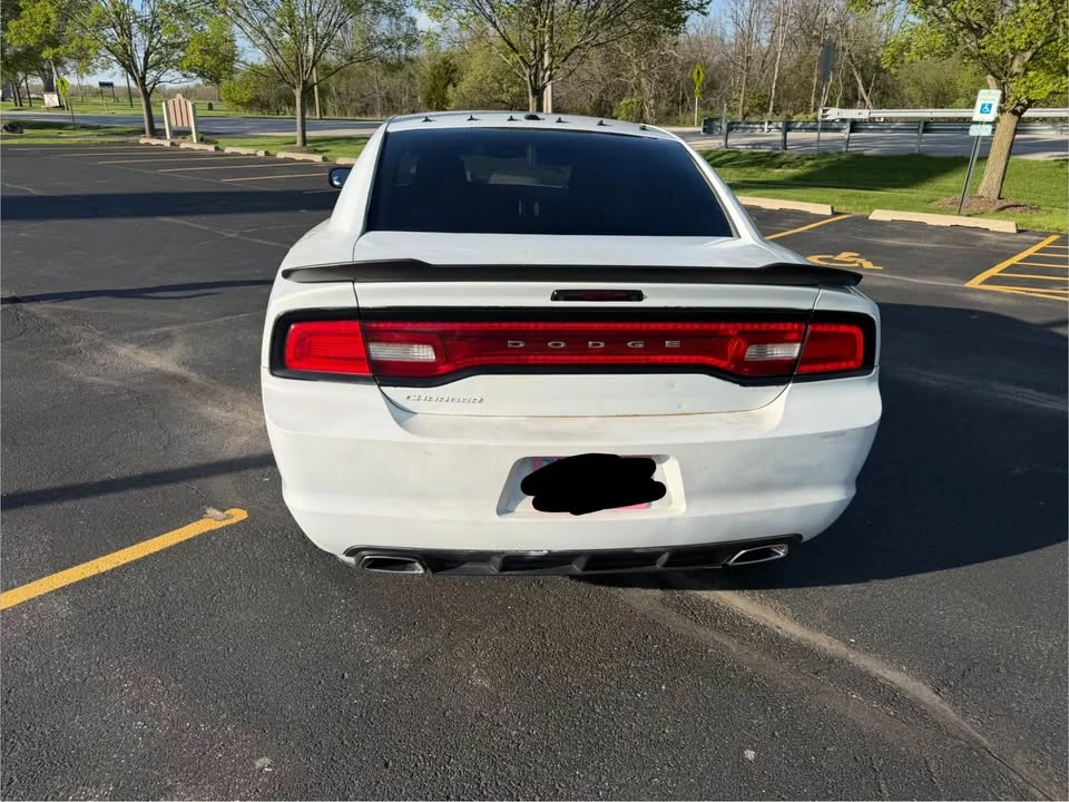2012 Dodge Charger 7th Gen - Image 4 of 13