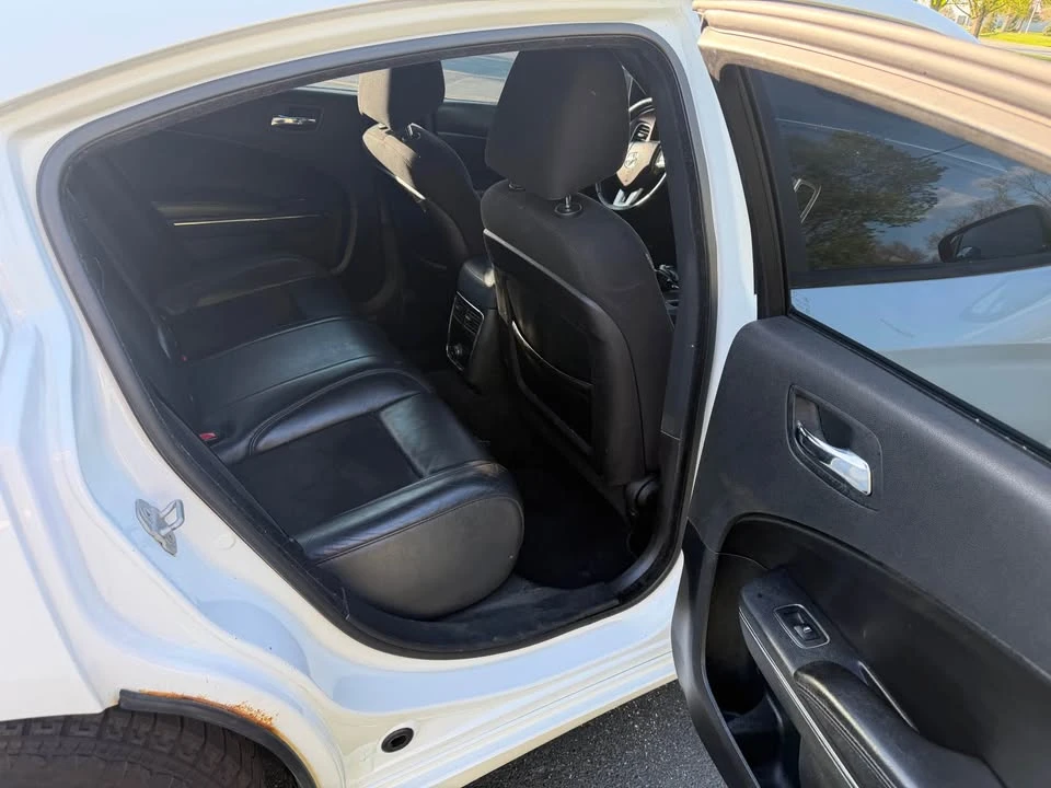 2012 Dodge Charger 7th Gen - Image 9 of 13