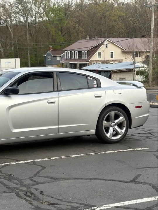 2012 Dodge Charger 7th Gen - Image 3 of 4