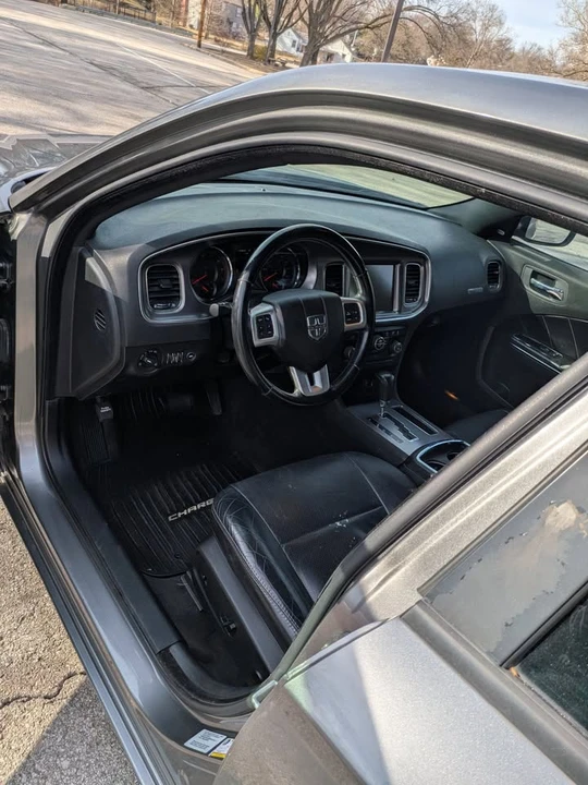 2012 Dodge Charger 7th Gen - Image 11 of 16