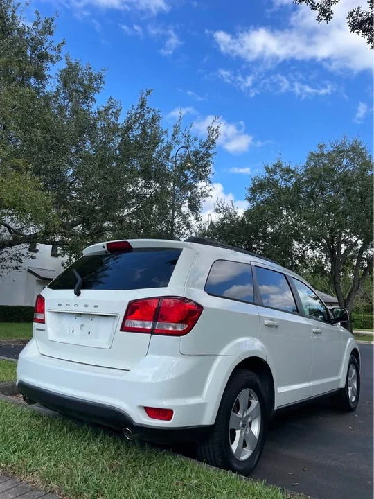 2012 Dodge Journey - Image 2 of 17