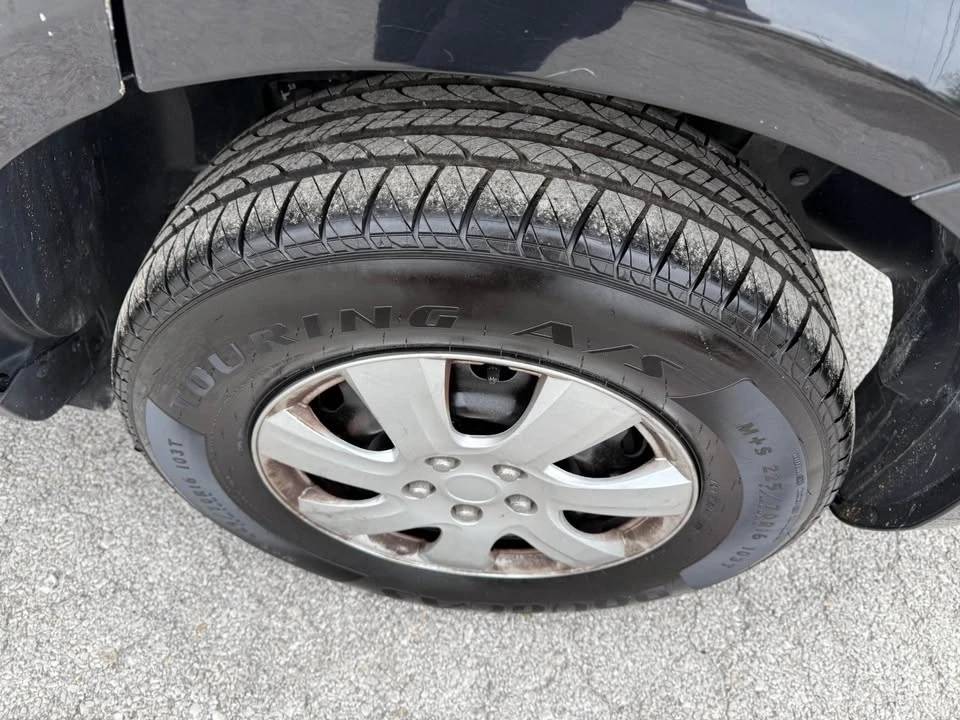 2012 Dodge Magnum - Image 10 of 18
