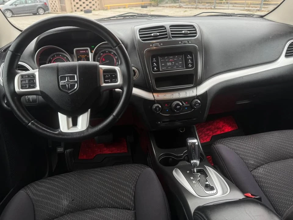 2012 Dodge Magnum - Image 14 of 18