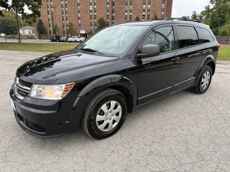 2012 Dodge Magnum - Image 2 of 18