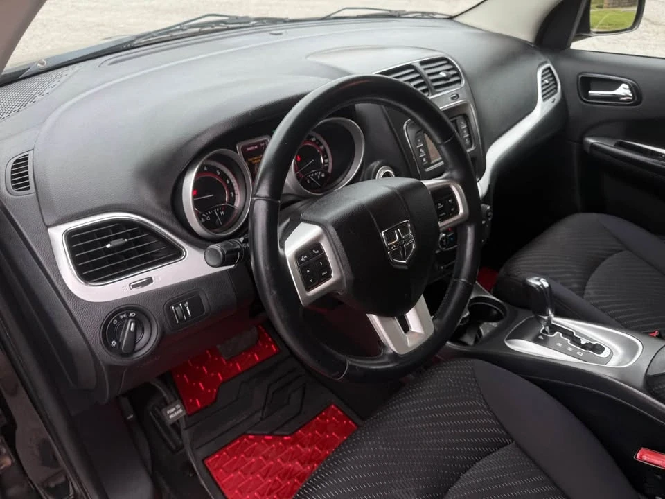 2012 Dodge Magnum - Image 16 of 18