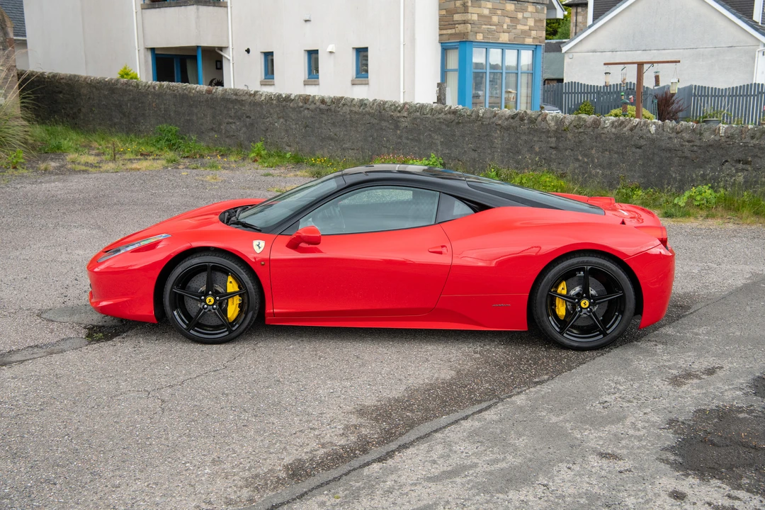 2012 Ferrari 458 Italia - Image 9 of 31
