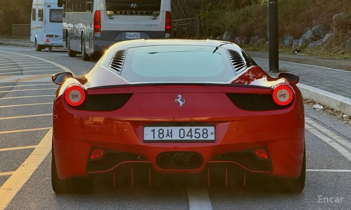 2012 Ferrari 458 Italia - Image 11 of 16
