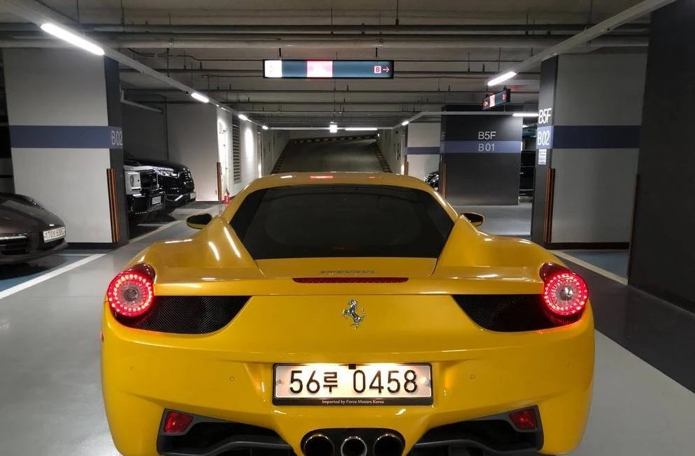 2012 Ferrari 458 Italia - Image 10 of 14