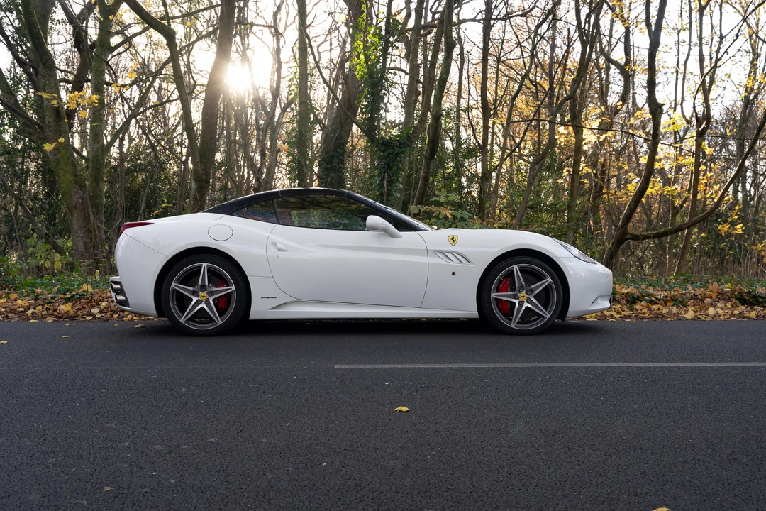 2012 Ferrari California - Image 5 of 31