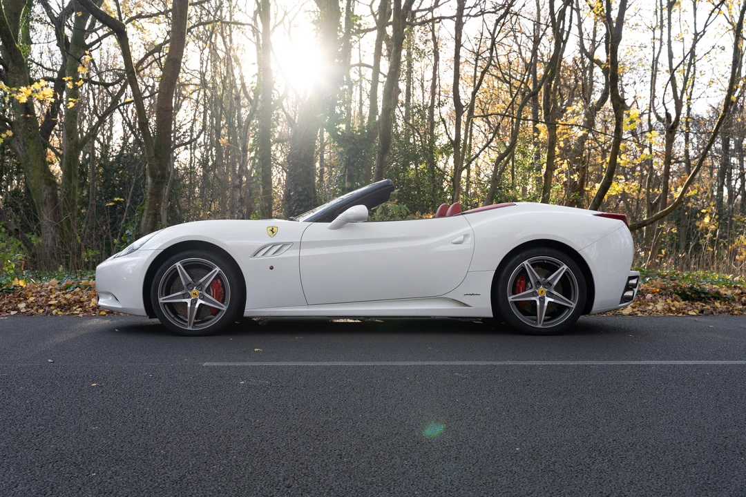 2012 Ferrari California - Image 9 of 31