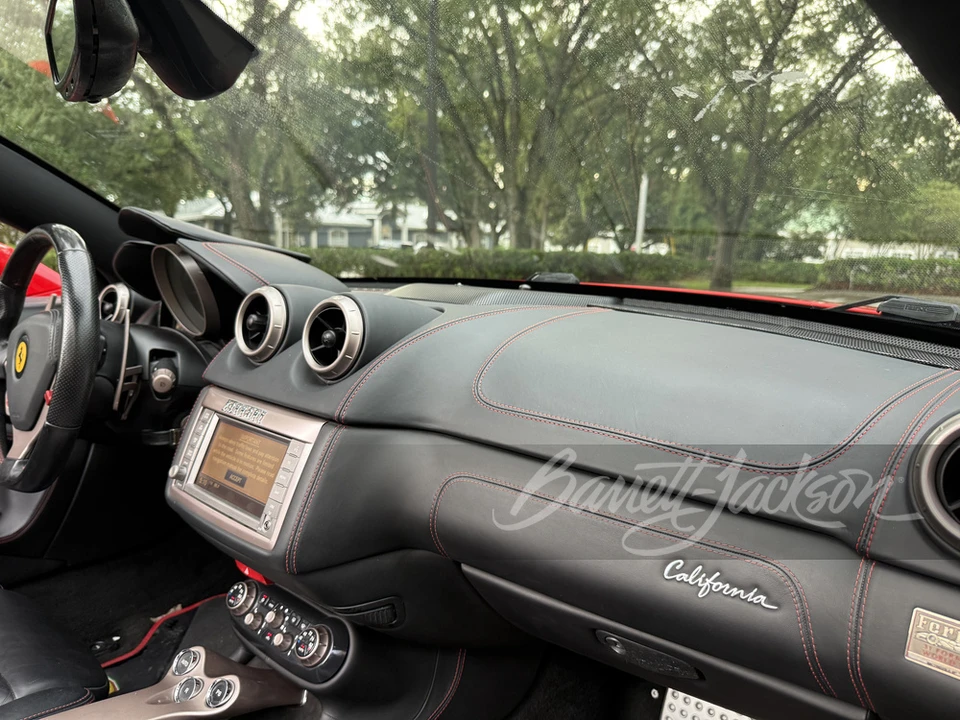 2012 Ferrari California - Image 13 of 31