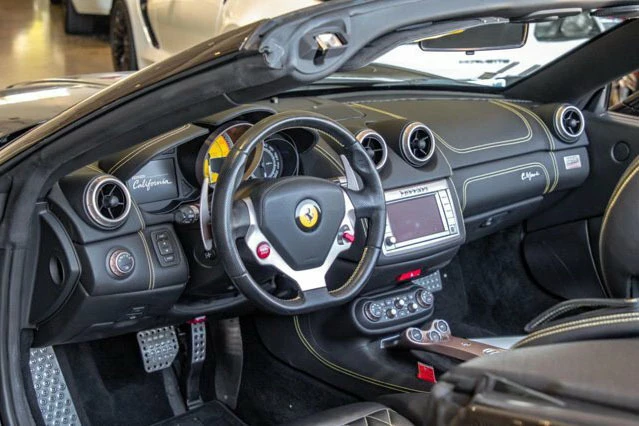 2012 Ferrari California - Image 3 of 5