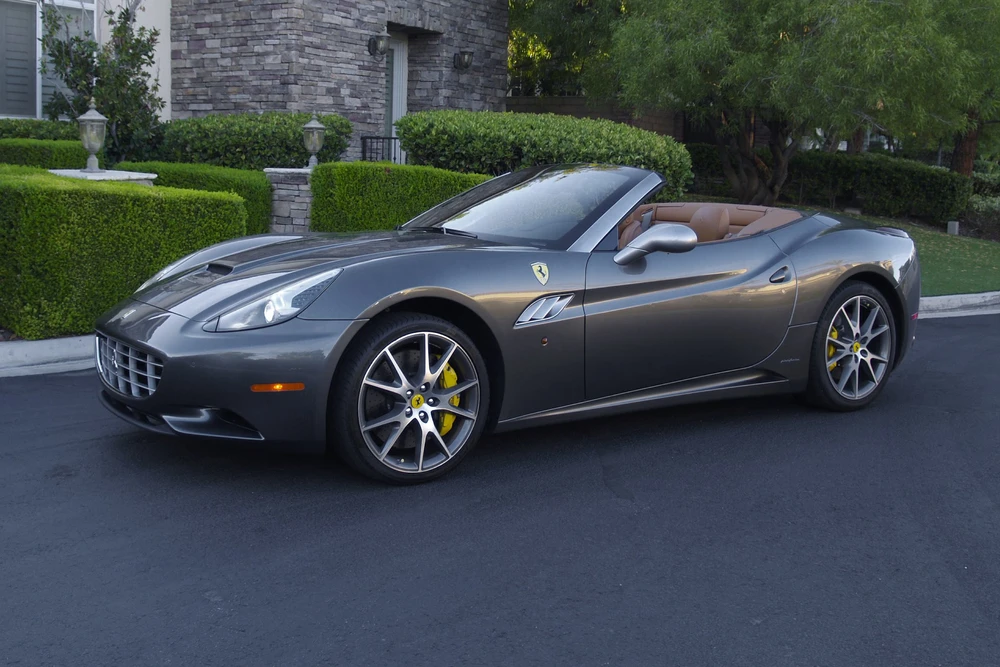 2012 Ferrari California - Image 2 of 4