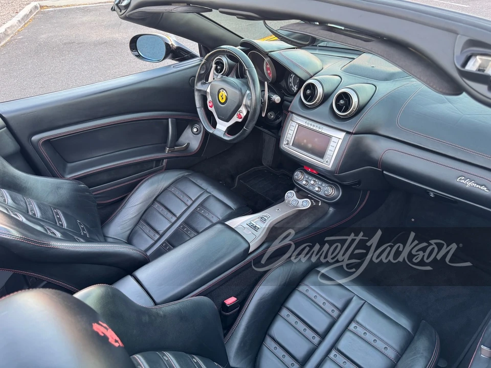 2012 Ferrari California - Image 15 of 17