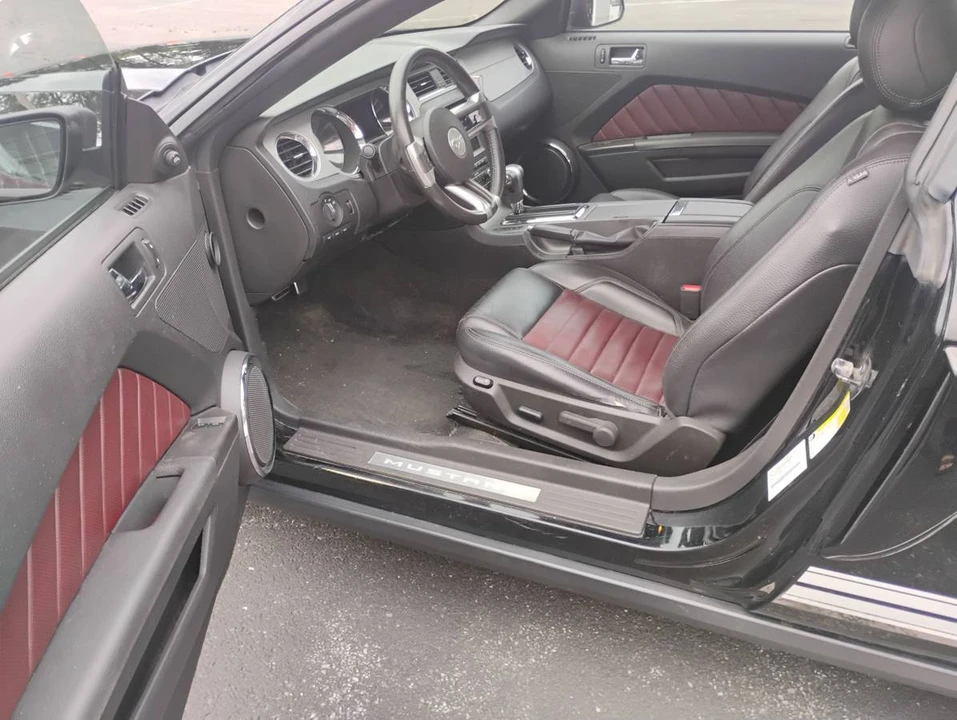 2012 Ford S197 Mustang - Image 8 of 11