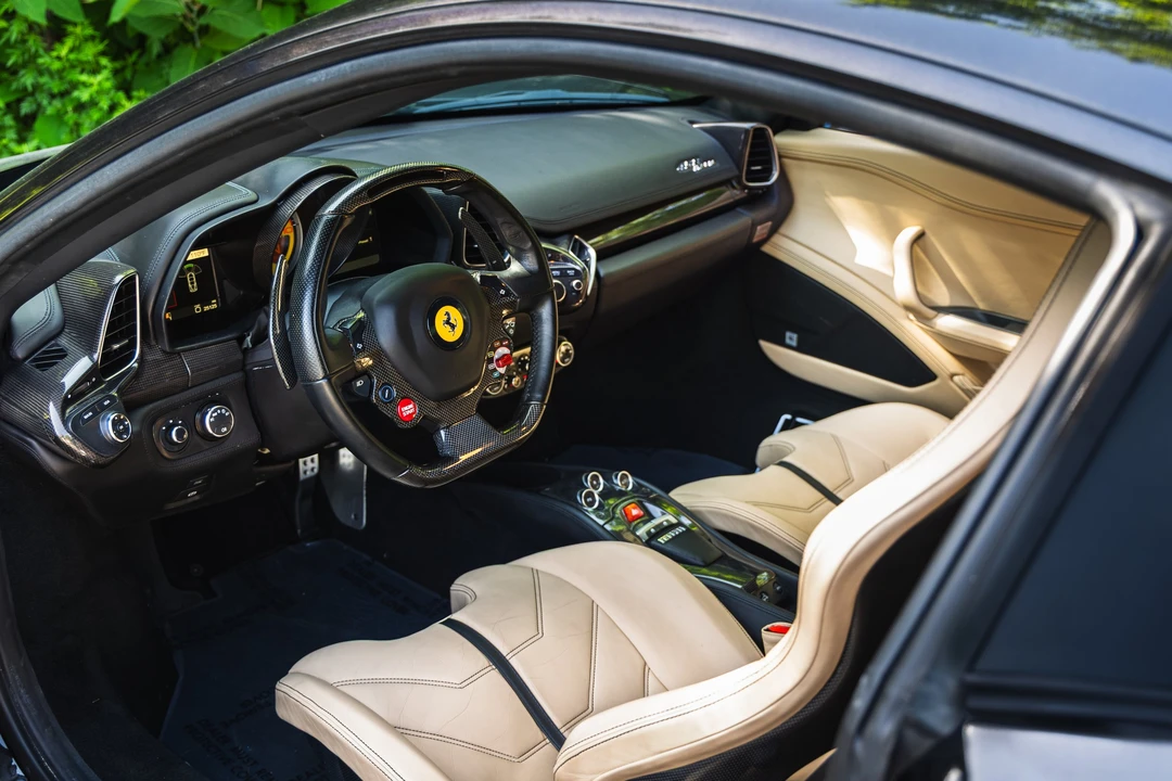 2012 Ferrari 458 Italia - Image 7 of 10
