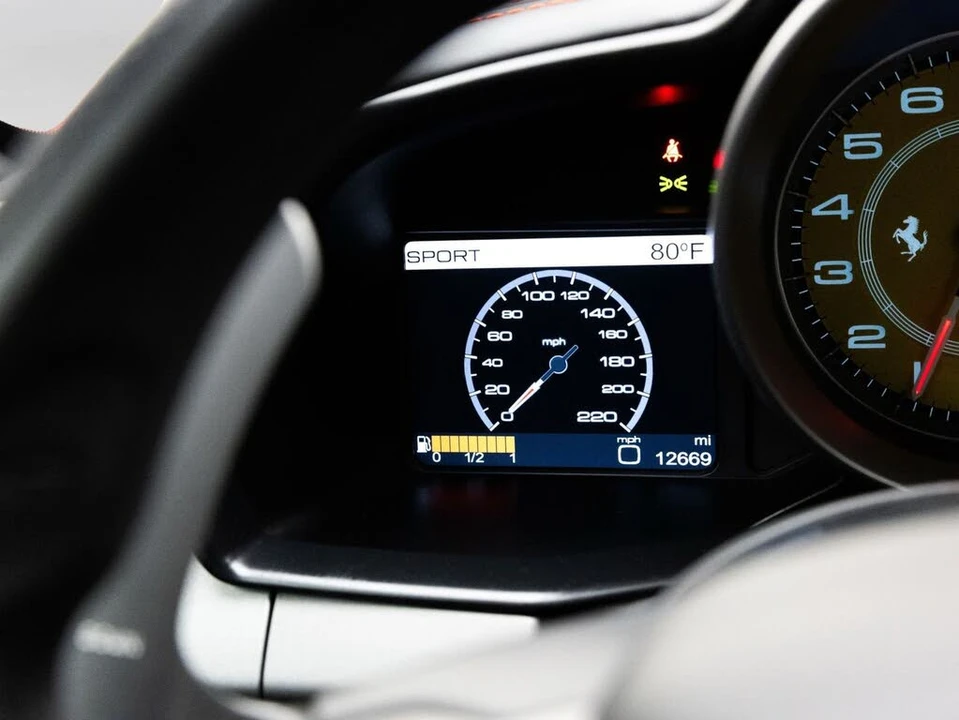 2012 Ferrari 458 Italia - Image 28 of 31